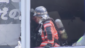 Giappone, incendio in un palazzo ad Osaka: si temono 27 vittime