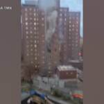 New York: casa va a fuoco, spettacolare fuga di due ragazzini da una finestra al quinto piano