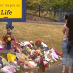 Tasmania, mazzi di fiori davanti alla scuola dove sono morti 5 bambini