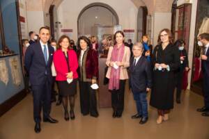 Roma: la Comunità ebraica consegna la Menorah d’oro a Paola Severino