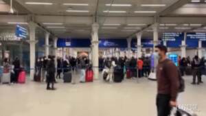 Covid: a Londra lunghe code per gli Eurostar diretti in Francia