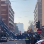 Torino: gru cade su un palazzo, tre operai morti. Le immagini sul posto