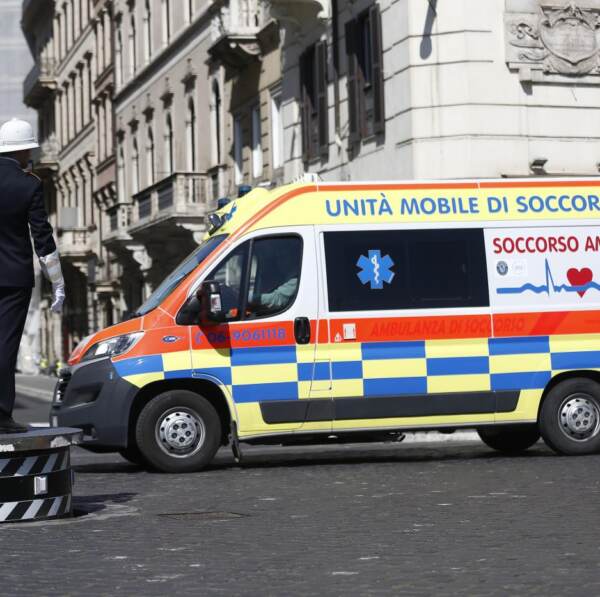 Ripristinata la storica pedana dei vigili urbani a piazza Venezia