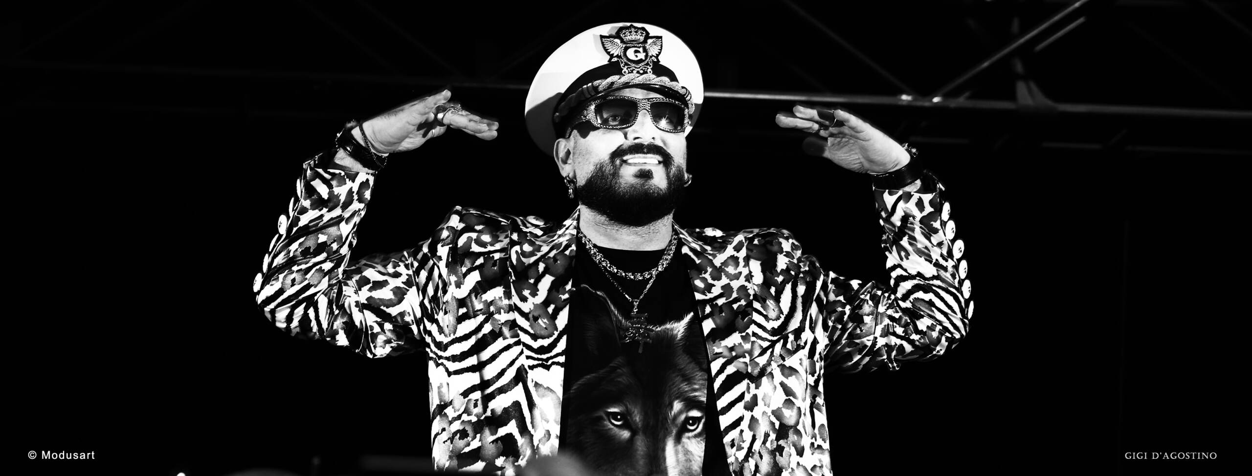 Gigi D’Agostino ai suoi fan: “Combatto contro un grave male, è un dolore costante” Gigi D’Agostino ai suoi fan: “Combatto contro un grave male, è un dolore costante”