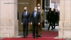 Draghi riceve il cancelliere Scholz a Palazzo Chigi