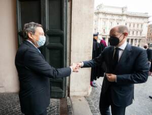 Scholz in Italia, Draghi: “Con Germania legame forte, affrontare insieme sfide”