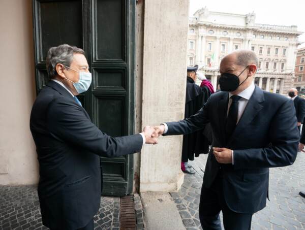 Scholz in Italia, Draghi: “Con Germania legame forte, affrontare insieme sfide”