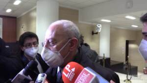 Covid, De Luca: “In Campania gli unici sempre con obbligo mascherine, ma nessun controllo”