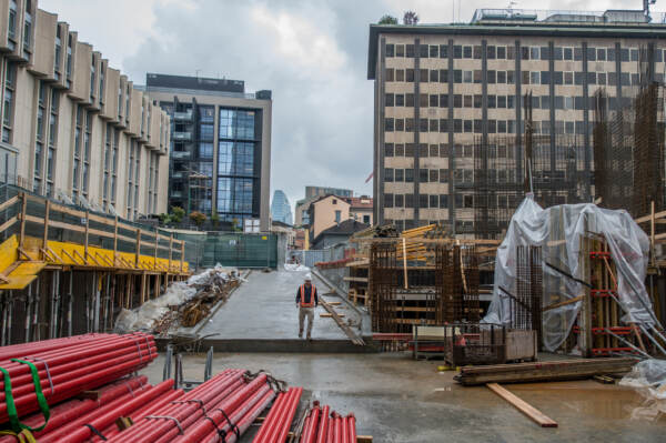 Milano, visita al cantiere Torre Bonnet