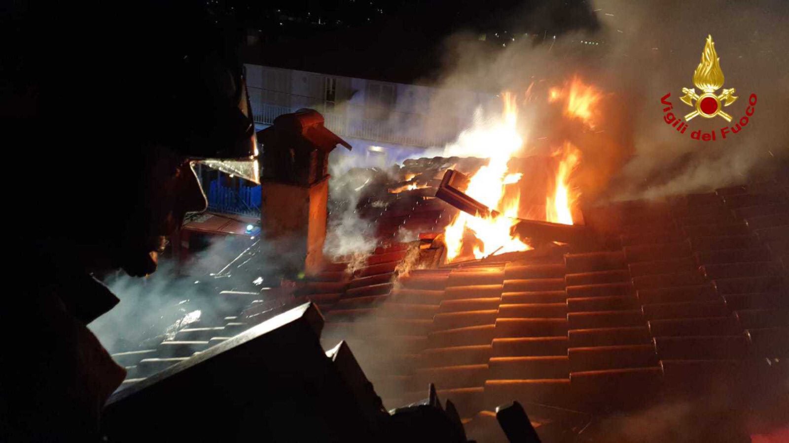 Agrigento: incendio in un’abitazione, muore una bambina di due anni Agrigento: incendio in un’abitazione, muore una bambina di due anni