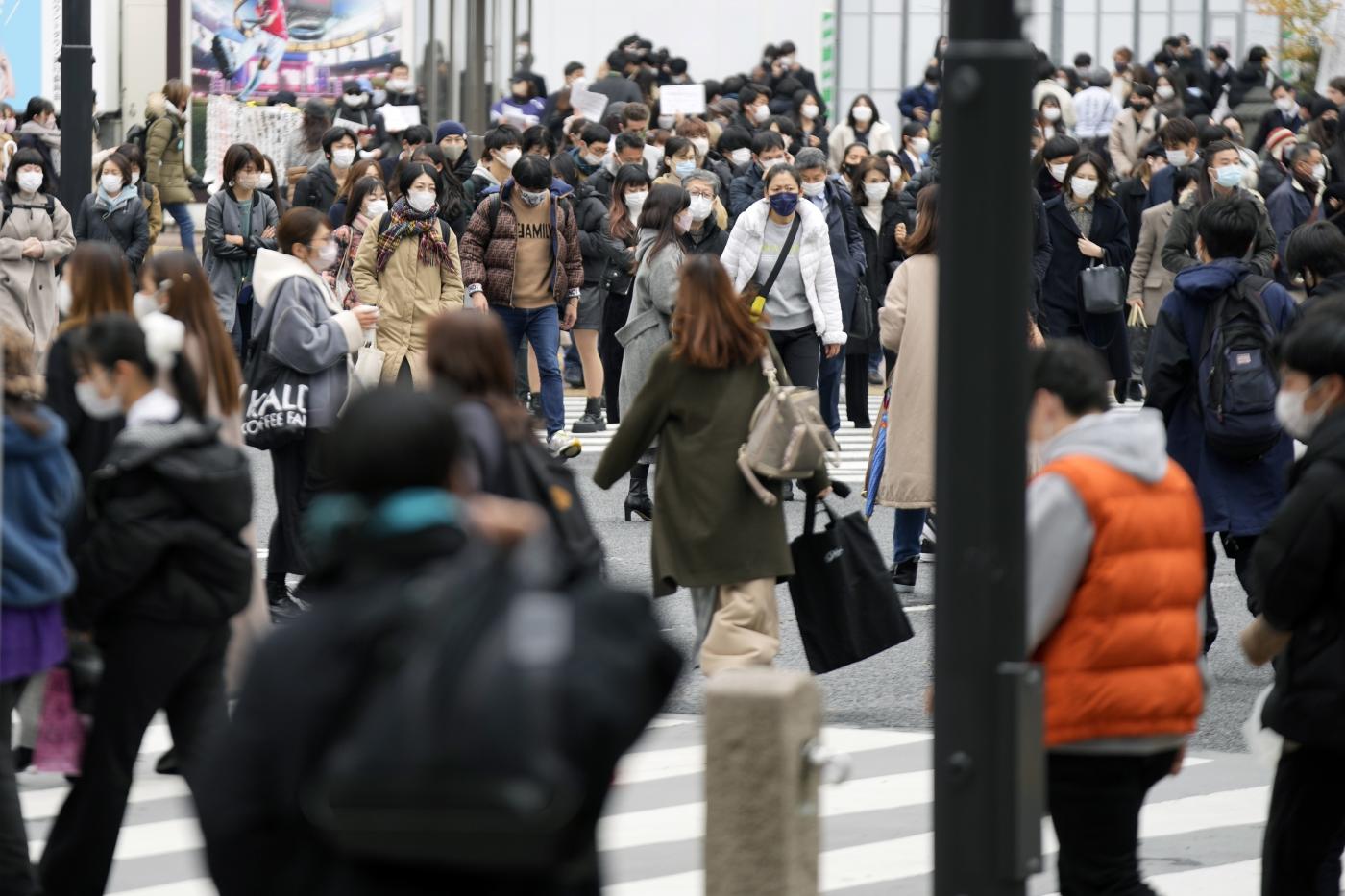 Covid, Iss: “Omicron in Italia al 28%, forti differenze regionali”. Figliuolo: “Variante molto contagiosa, importante booster”