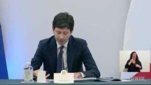Covid, Speranza: “Discoteche chiuse, stop a cibi e bevande nei cinema”