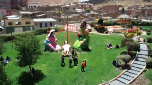 In Bolivia un presepe alto oltre sette metri