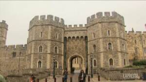 Regno Unito: 19enne armato entra in terreno castello Windsor, arrestato