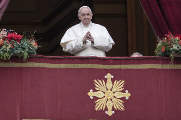 Natale, il messaggio del Papa: “Vaccini alle popolazioni più bisognose”