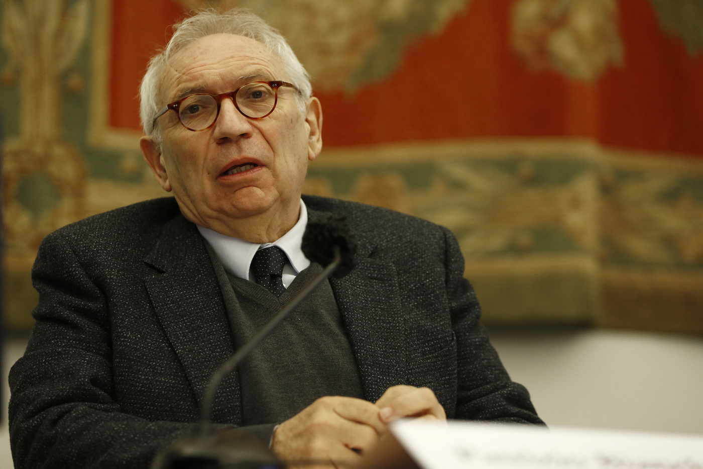 Scuola, Bianchi: “Il 10 gennaio si torna in presenza”. Presidi: “Ffp2 per tutti” Scuola, Bianchi: “Il 10 gennaio si torna in presenza”. Presidi: “Ffp2 per tutti”