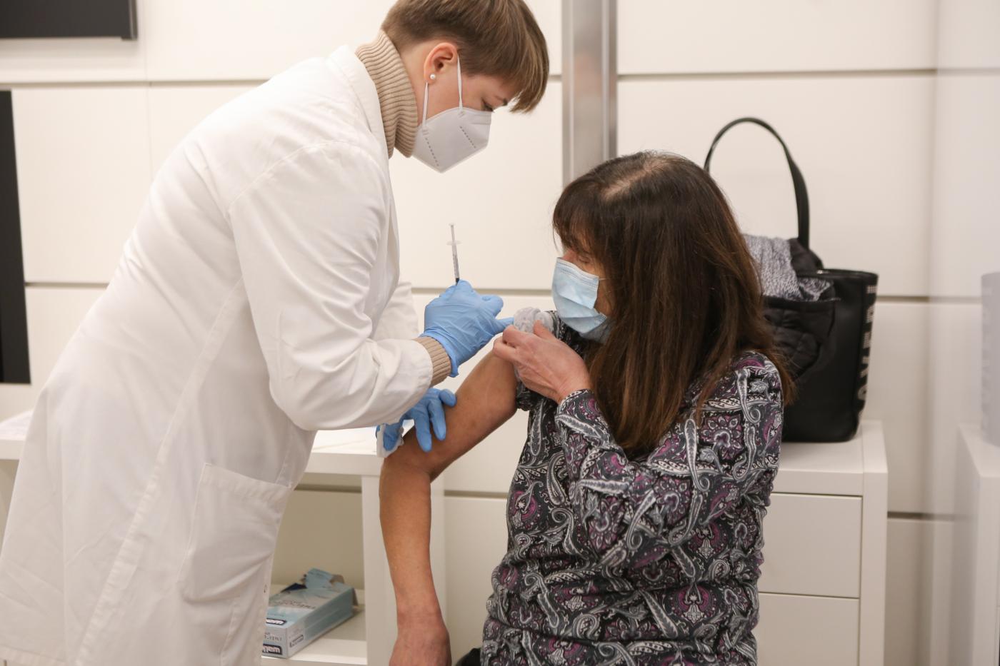 Un anno dal V-day, oltre 108 mln di dosi per la campagna più grande di sempre Un anno dal V-day, oltre 108 mln di dosi per la campagna più grande di sempre