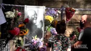 Sudafrica, ancora fiori e candele per l’arcivescovo Tutu a Cape Town