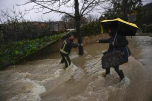 Spagna, maltempo: forti piogge causano inondazioni nel nord del Paese