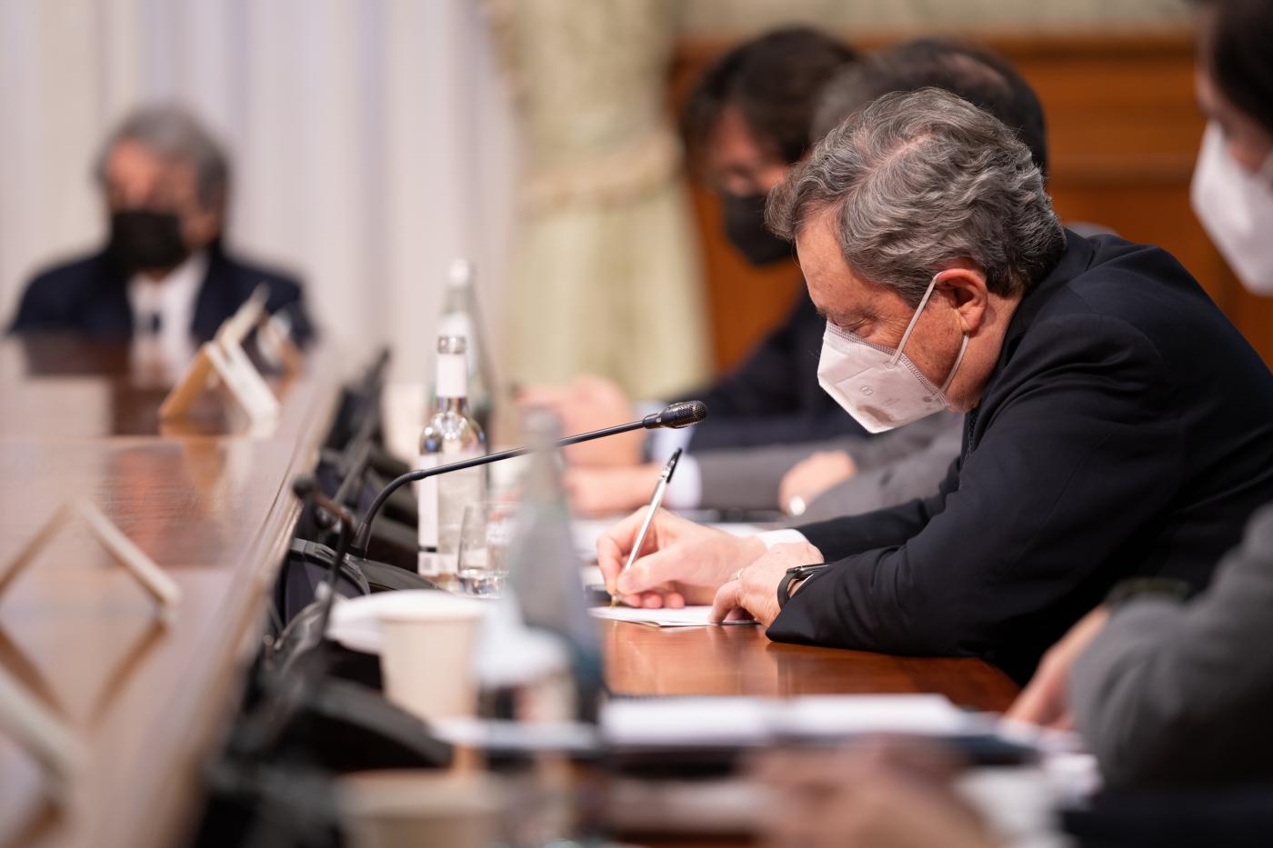 Via libera del Governo a nuove misure, approvato il Decreto Legge su quarantene e uso green pass