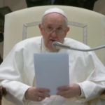 Migranti, Papa: “In fuga come Gesù, è uno scandalo sociale dell’umanità”