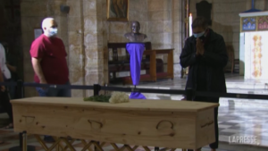 Sudafrica, in centinaia alla camera ardente di Tutu