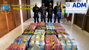 Gioia Tauro, tre tonnellate di cocaina sequestrate al porto