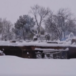 Colorado, le case bruciate dagli incendi ora sono sepolte dalla neve