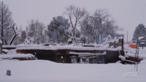 Colorado, le case bruciate dagli incendi ora sono sepolte dalla neve