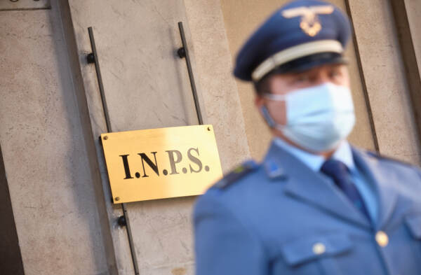 Roma, Lega: presidio sotto sede della direzione INPS in Piazza Colonna
