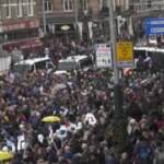 Amsterdam: in migliaia protestano contro restrizioni, scontri con la polizia