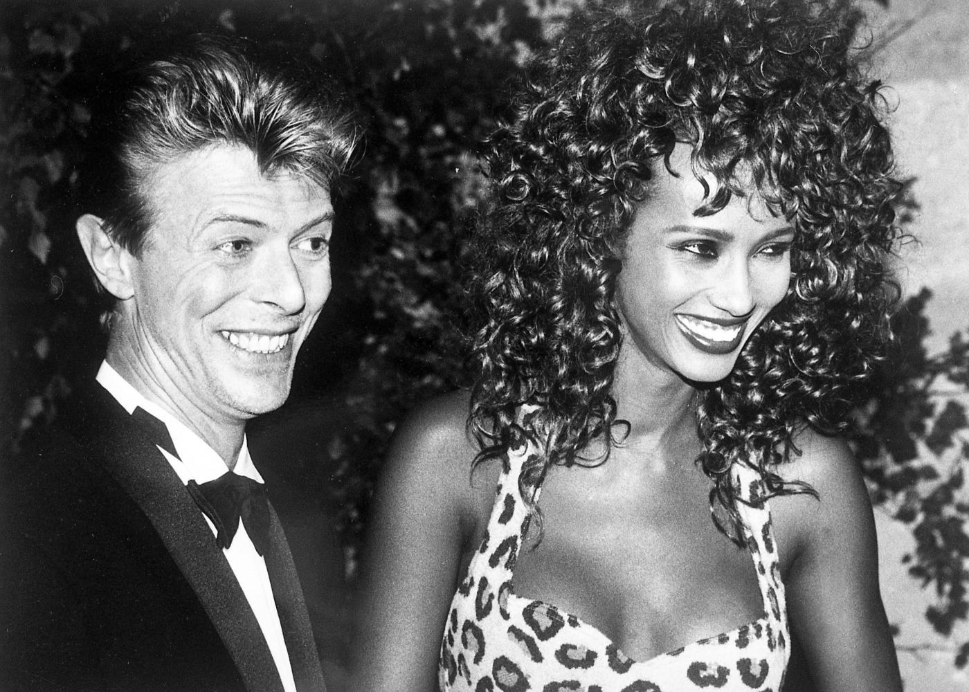 Warner Music acquisisce i diritti del catalogo di David Bowie Warner Music acquisisce i diritti del catalogo di David Bowie