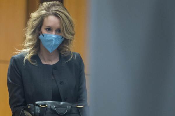 Caso Theranos, processo federale contro la CEO Elizabeth Holmes: stallo su tre capi d'accusa