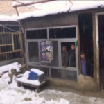 Afghanistan, gelo e neve a Kabul: gli sfollati lottano per la vita