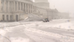 La neve imbianca Capitol Hill a Washington