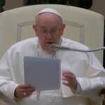 Papa: “Adozione tra le più alte forme di amore, le istituzioni le facilitino”