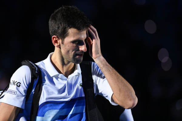 Tennis: problema visti per Djokovic in Australia, bloccato in aereo