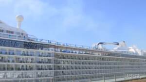 Covid: passeggeri trattenuti su nave crociera in attesa di test a Hong Kong