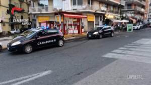 Napoli, sequestrate droga e armi: due pistole erano pronte a sparare