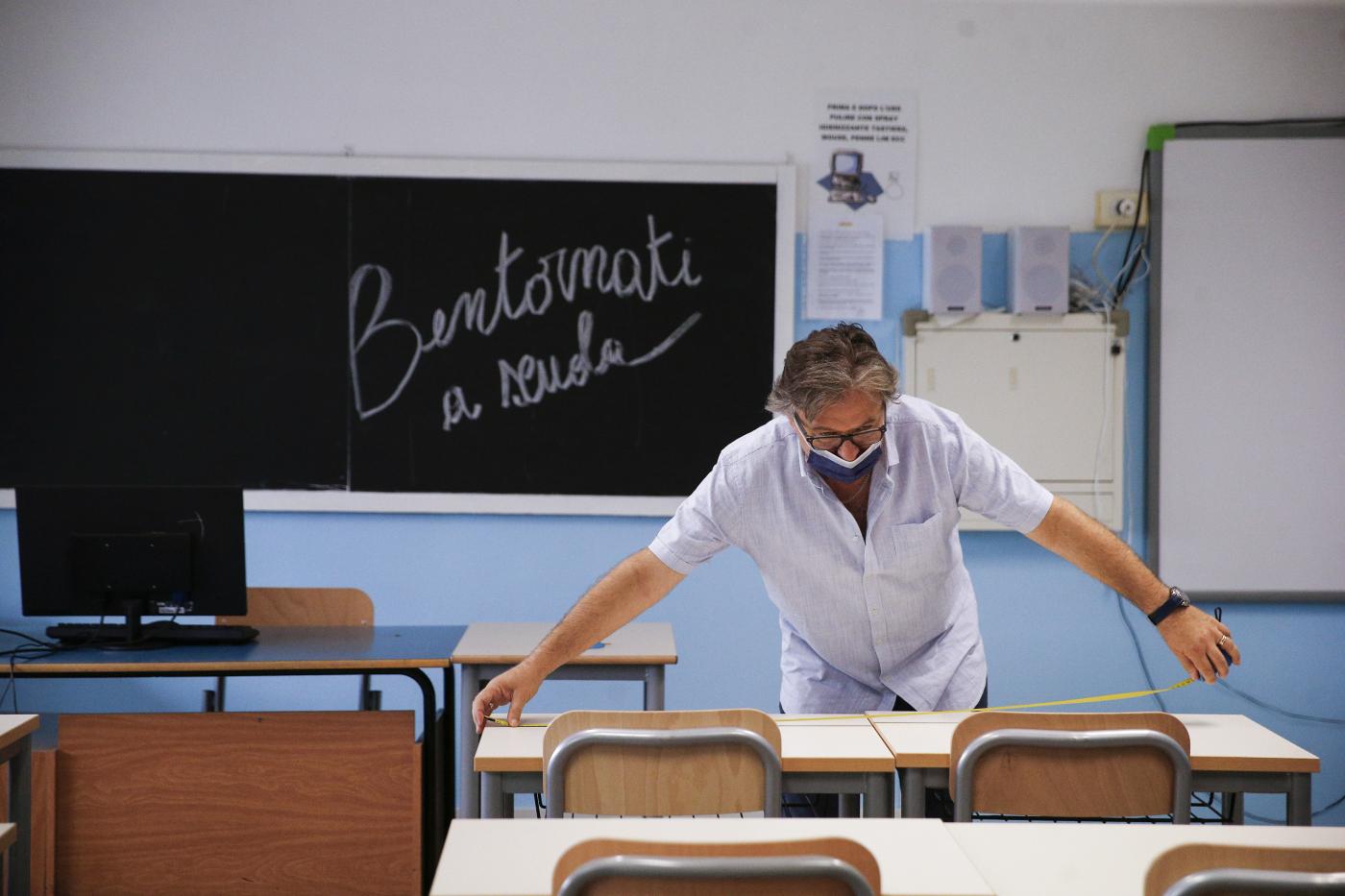 Scuola: è scontro tra Regione Campania e governo sulla riapertura