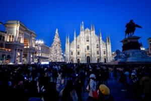 Milano, aggressione in piazza Duomo a Capodanno: si indaga su altri episodi