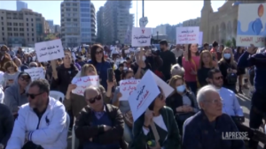 Libano, proteste contro le restrizioni anti Covid a Beirut
