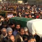 Pakistan, i funerali di una famiglia vittima della tempesta di neve a Murree