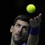 Djokovic rischia l’espulsione dall’Australia: il governo inflessibile