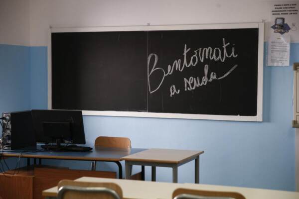 Ritorno a scuola con green pass: molte aule in sovrannumero