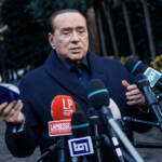 Quirinale, Berlusconi rinuncia alla candidatura: “Passo indietro per responsabilità nazionale. Draghi resti a Chigi”
