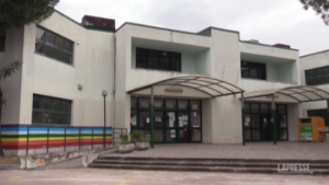 Covid, Tar sospende ordinanza De Luca. Il preside anti-dad: “Ho difeso scuola da attacco immotivato e proditorio”