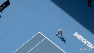 Caso Djokovic: il tennista si allena a Melbourne