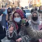 Afghanistan, la protesta delle donne che chiedono libertà e lavoro