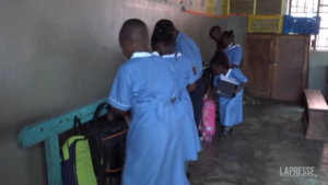 Covid, l’Uganda riapre le scuole dopo quasi 2 anni